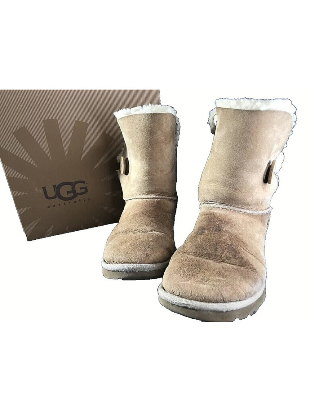 UGG Australia Bailey Button 5803 Sand Shearling Boots Womens 6 w Box